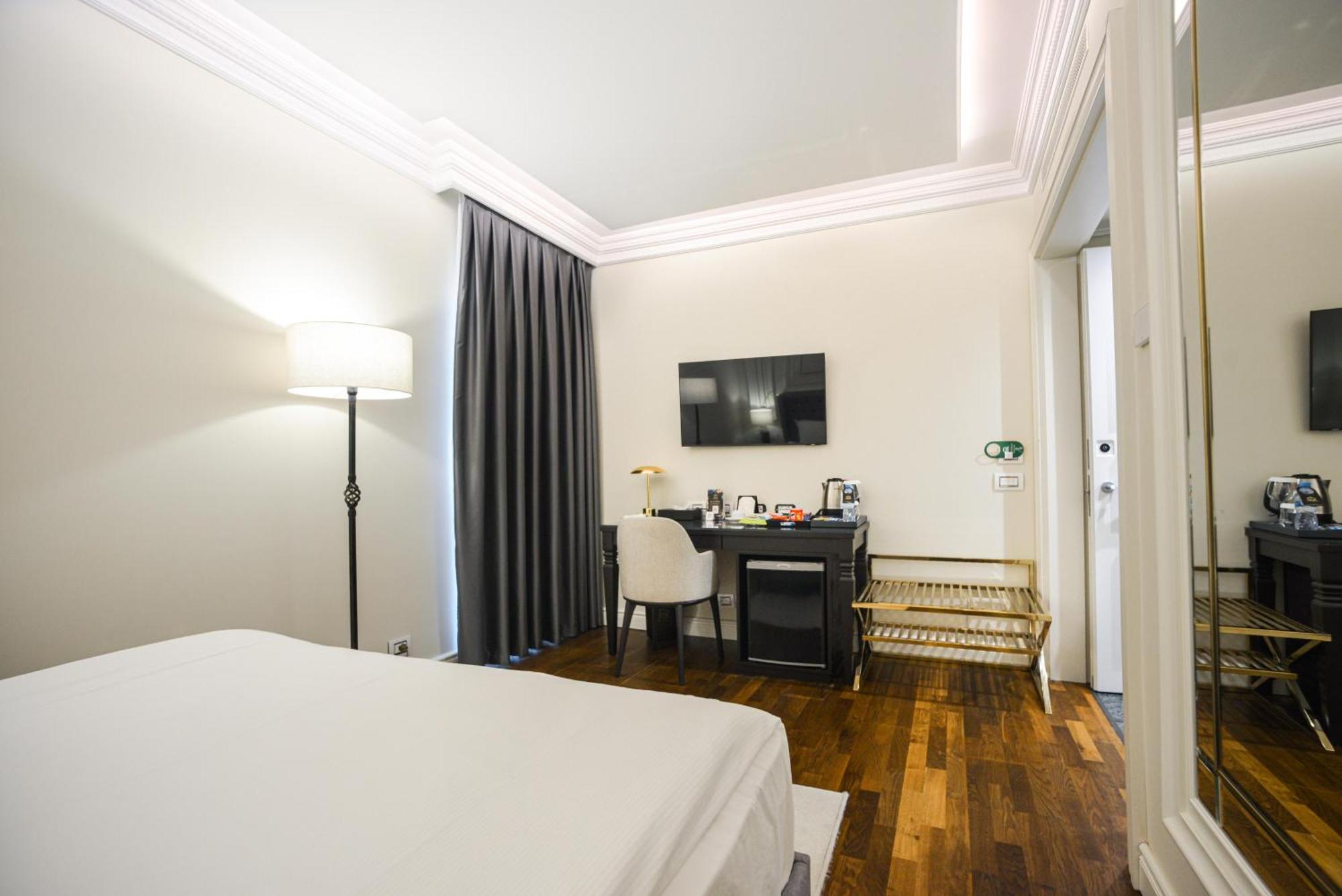 Hotel Xheko Imperial Luxury & Tirana